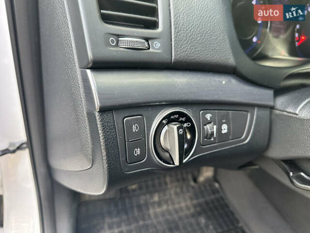 Білий Хендай і40, об'ємом двигуна 1.7 л та пробігом 190 тис. км за 8800 $, фото 34 на Automoto.ua