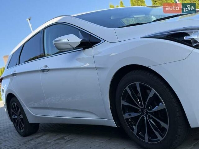 Хендай и40 2016 в Дубно на Automoto.ua Белый Хендай и40, объемом двигателя 1.7 л и пробегом 189 тыс. км за 13950 $, фото 52 на Automoto.ua