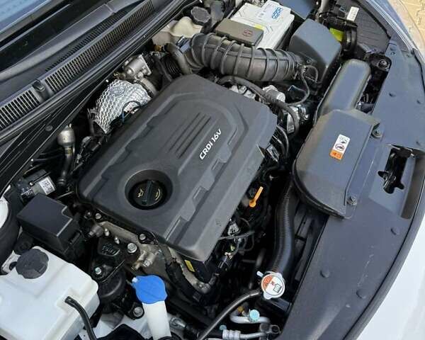 Хендай и40 2016 в Дубно на Automoto.ua Белый Хендай и40, объемом двигателя 1.7 л и пробегом 189 тыс. км за 13950 $, фото 49 на Automoto.ua