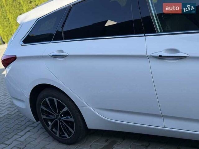 Хендай и40 2016 в Дубно на Automoto.ua Белый Хендай и40, объемом двигателя 1.7 л и пробегом 189 тыс. км за 13950 $, фото 23 на Automoto.ua