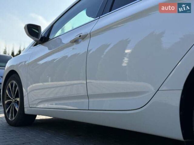 Хендай и40 2016 в Дубно на Automoto.ua Белый Хендай и40, объемом двигателя 1.7 л и пробегом 189 тыс. км за 13950 $, фото 22 на Automoto.ua