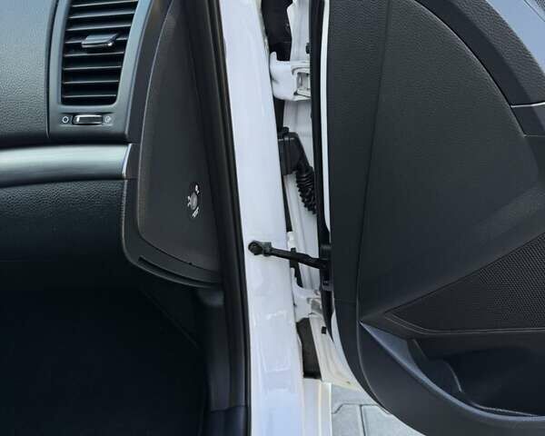 Хендай и40 2016 в Дубно на Automoto.ua Белый Хендай и40, объемом двигателя 1.7 л и пробегом 189 тыс. км за 13950 $, фото 41 на Automoto.ua