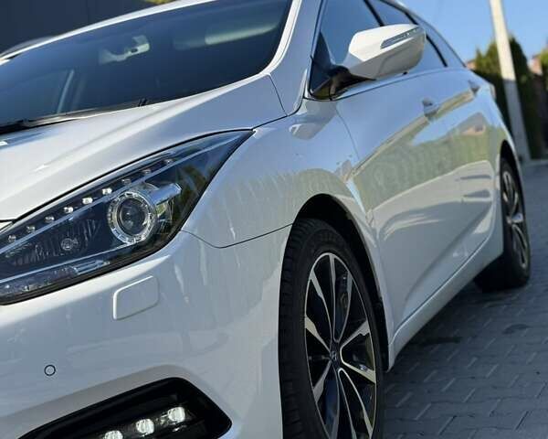 Хендай и40 2016 в Дубно на Automoto.ua Белый Хендай и40, объемом двигателя 1.7 л и пробегом 189 тыс. км за 13950 $, фото 14 на Automoto.ua
