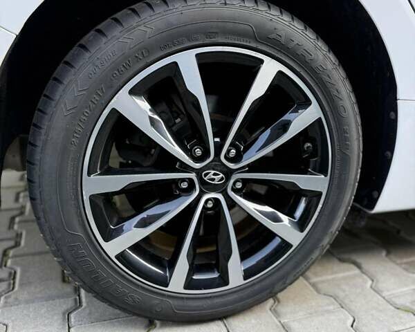 Хендай и40 2016 в Дубно на Automoto.ua Белый Хендай и40, объемом двигателя 1.7 л и пробегом 189 тыс. км за 13950 $, фото 29 на Automoto.ua
