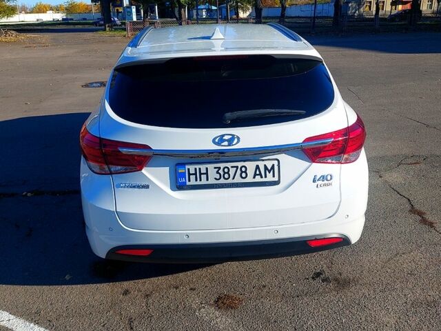 Белый Хендай и40, объемом двигателя 1.7 л и пробегом 225 тыс. км за 14500 $, фото 1 на Automoto.ua