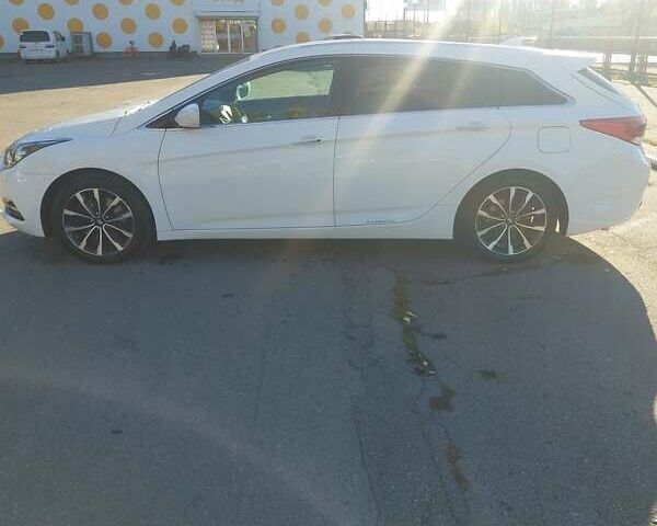 Хендай и40 2017 в Одессе на Automoto.ua Белый Хендай и40, объемом двигателя 1.69 л и пробегом 225 тыс. км за 14500 $, фото 3 на Automoto.ua