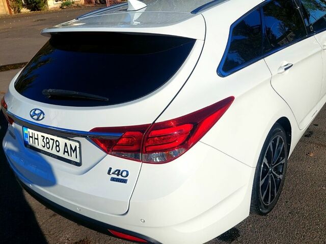 Белый Хендай и40, объемом двигателя 1.7 л и пробегом 225 тыс. км за 14500 $, фото 4 на Automoto.ua