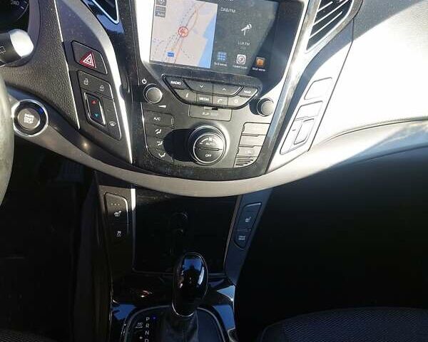 Хендай и40 2017 в Одессе на Automoto.ua Белый Хендай и40, объемом двигателя 1.69 л и пробегом 225 тыс. км за 14500 $, фото 11 на Automoto.ua