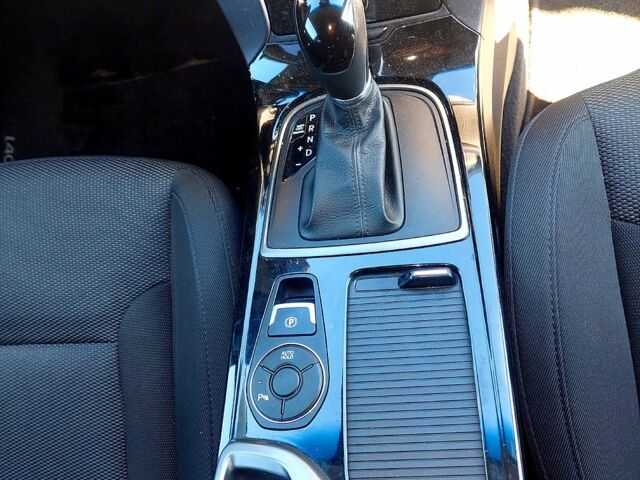 Белый Хендай и40, объемом двигателя 1.7 л и пробегом 225 тыс. км за 14500 $, фото 12 на Automoto.ua