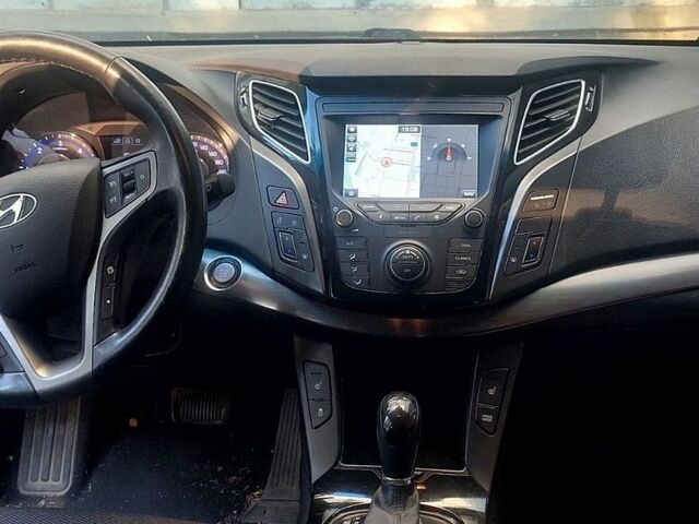 Белый Хендай и40, объемом двигателя 1.69 л и пробегом 236 тыс. км за 8500 $, фото 13 на Automoto.ua