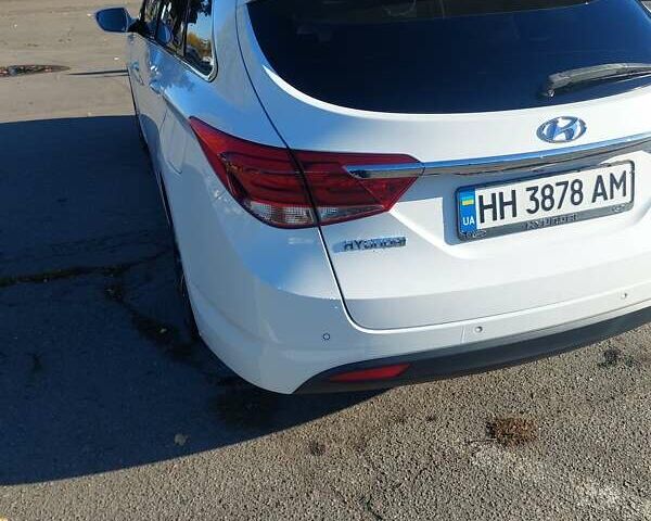 Хендай и40 2017 в Одессе на Automoto.ua Белый Хендай и40, объемом двигателя 1.69 л и пробегом 225 тыс. км за 14500 $, фото 18 на Automoto.ua