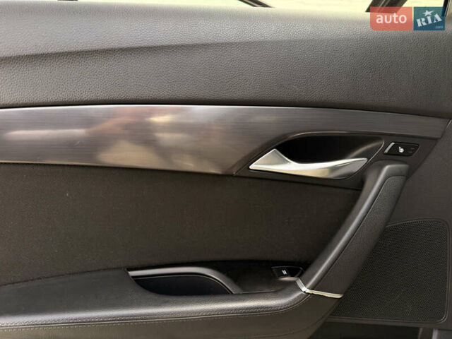 Бежевий Хендай і40, об'ємом двигуна 1.7 л та пробігом 282 тис. км за 10300 $, фото 7 на Automoto.ua