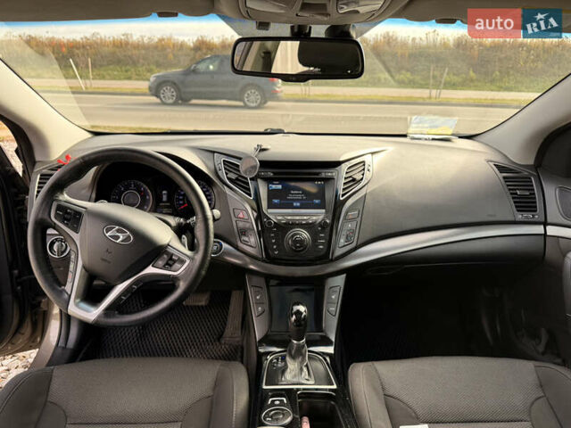 Бежевий Хендай і40, об'ємом двигуна 1.7 л та пробігом 282 тис. км за 10300 $, фото 5 на Automoto.ua