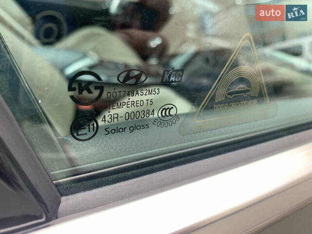 Бежевый Хендай и40, объемом двигателя 1.7 л и пробегом 268 тыс. км за 9800 $, фото 12 на Automoto.ua
