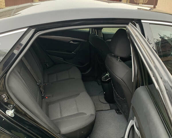 Чорний Хендай і40, об'ємом двигуна 1.69 л та пробігом 230 тис. км за 9500 $, фото 8 на Automoto.ua