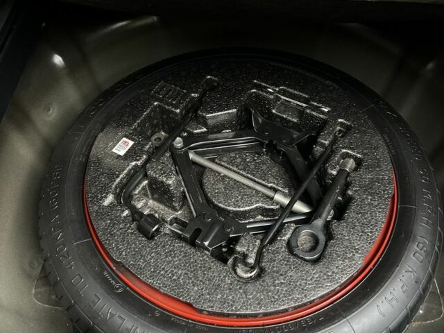 Черный Хендай и40, объемом двигателя 1.7 л и пробегом 236 тыс. км за 4059 $, фото 6 на Automoto.ua