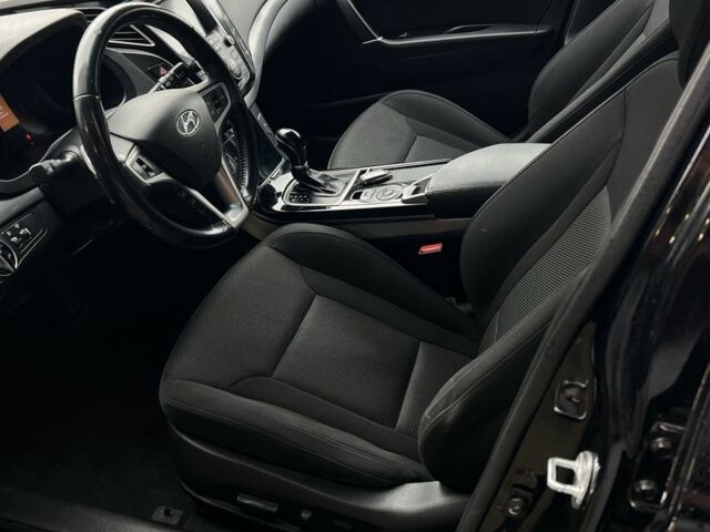 Черный Хендай и40, объемом двигателя 1.7 л и пробегом 236 тыс. км за 4059 $, фото 5 на Automoto.ua