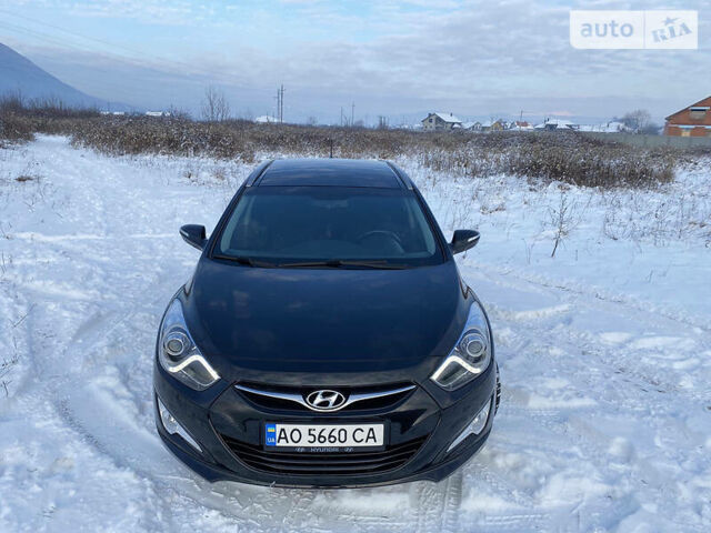 Чорний Хендай і40, об'ємом двигуна 1.7 л та пробігом 195 тис. км за 10000 $, фото 8 на Automoto.ua