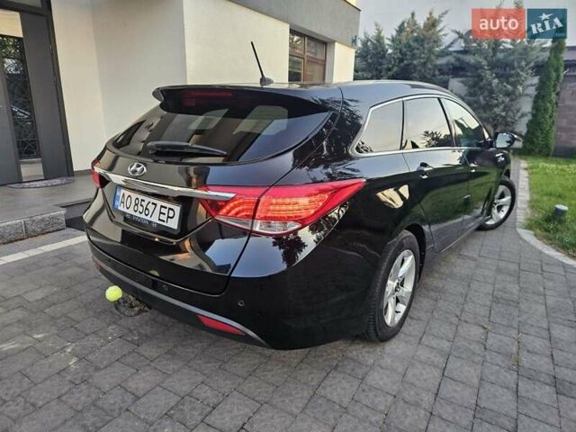 Черный Хендай и40, объемом двигателя 1.7 л и пробегом 259 тыс. км за 8600 $, фото 3 на Automoto.ua