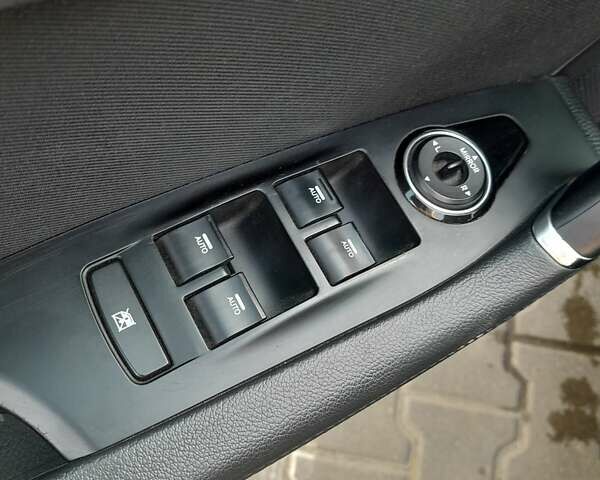 Черный Хендай и40, объемом двигателя 1.69 л и пробегом 255 тыс. км за 8500 $, фото 8 на Automoto.ua