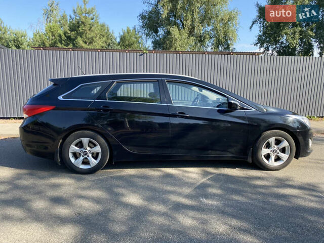 Черный Хендай и40, объемом двигателя 1.7 л и пробегом 242 тыс. км за 8000 $, фото 2 на Automoto.ua