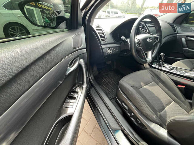 Черный Хендай и40, объемом двигателя 1.7 л и пробегом 182 тыс. км за 9500 $, фото 13 на Automoto.ua