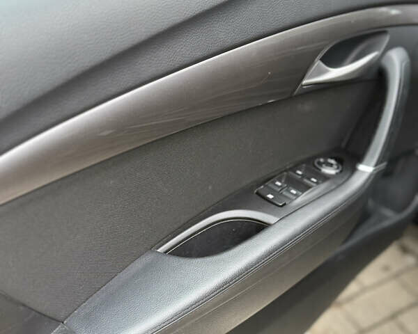 Черный Хендай и40, объемом двигателя 1.7 л и пробегом 197 тыс. км за 11000 $, фото 13 на Automoto.ua