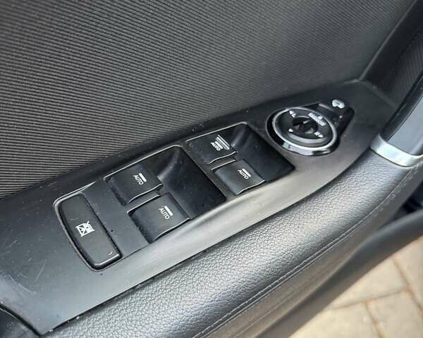 Чорний Хендай і40, об'ємом двигуна 1.7 л та пробігом 214 тис. км за 8999 $, фото 40 на Automoto.ua