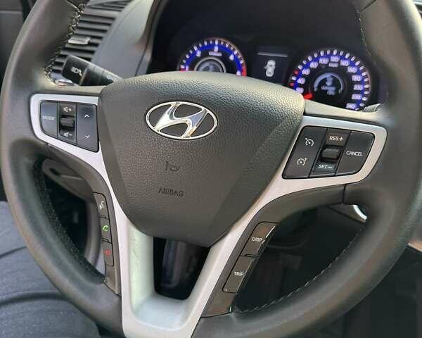 Чорний Хендай і40, об'ємом двигуна 1.7 л та пробігом 214 тис. км за 8999 $, фото 39 на Automoto.ua