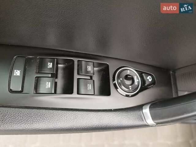 Черный Хендай и40, объемом двигателя 1.7 л и пробегом 213 тыс. км за 11700 $, фото 13 на Automoto.ua