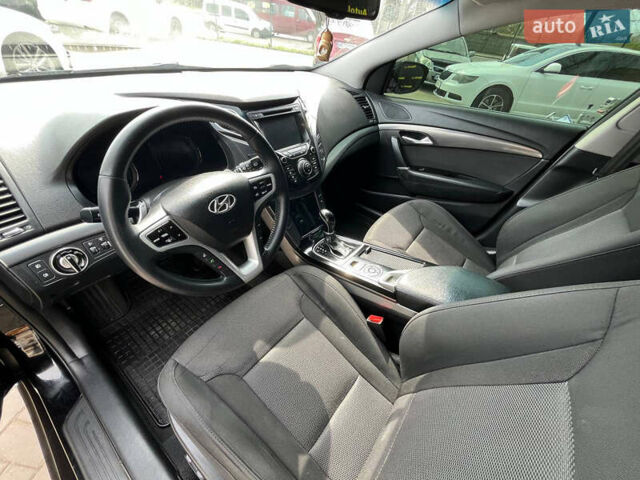 Черный Хендай и40, объемом двигателя 1.7 л и пробегом 182 тыс. км за 9500 $, фото 9 на Automoto.ua