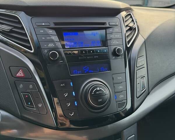 Чорний Хендай і40, об'ємом двигуна 1.7 л та пробігом 214 тис. км за 8999 $, фото 38 на Automoto.ua