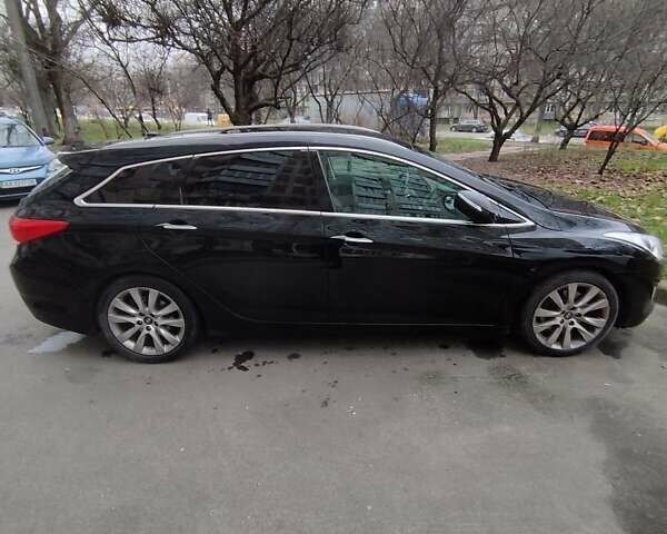 Черный Хендай и40, объемом двигателя 1.7 л и пробегом 213 тыс. км за 11700 $, фото 2 на Automoto.ua