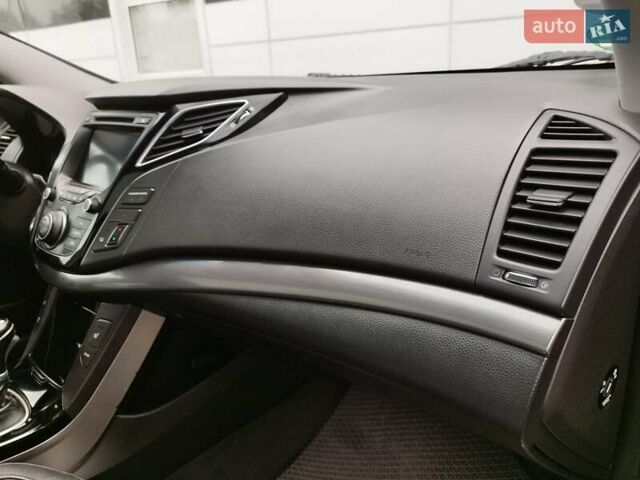 Черный Хендай и40, объемом двигателя 1.7 л и пробегом 213 тыс. км за 11700 $, фото 25 на Automoto.ua