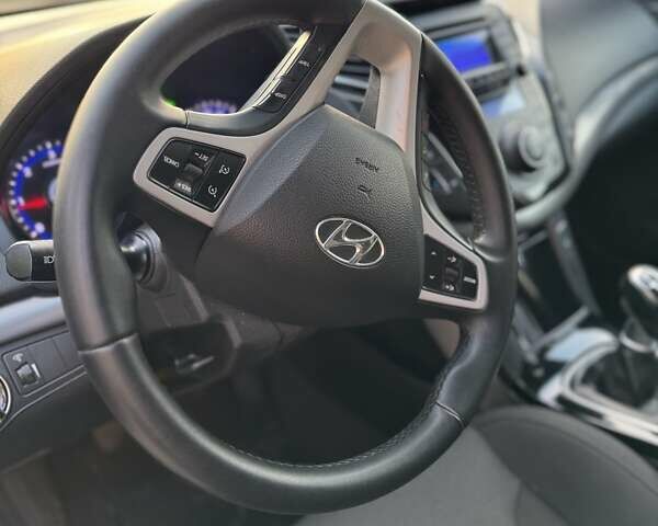 Чорний Хендай і40, об'ємом двигуна 1.7 л та пробігом 214 тис. км за 8999 $, фото 42 на Automoto.ua