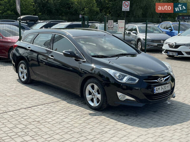 Черный Хендай и40, объемом двигателя 1.7 л и пробегом 198 тыс. км за 9355 $, фото 10 на Automoto.ua