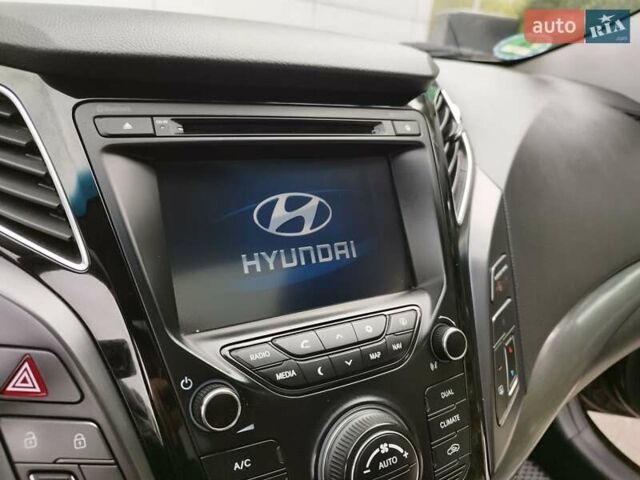 Черный Хендай и40, объемом двигателя 1.7 л и пробегом 213 тыс. км за 11700 $, фото 19 на Automoto.ua