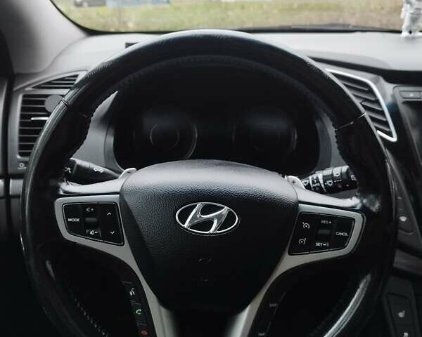 Черный Хендай и40, объемом двигателя 1.7 л и пробегом 213 тыс. км за 11700 $, фото 36 на Automoto.ua