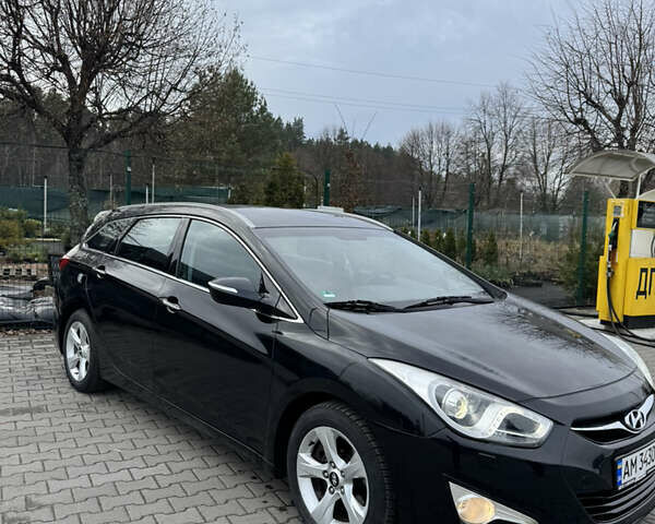 Чорний Хендай і40, об'ємом двигуна 1.69 л та пробігом 198 тис. км за 9300 $, фото 1 на Automoto.ua