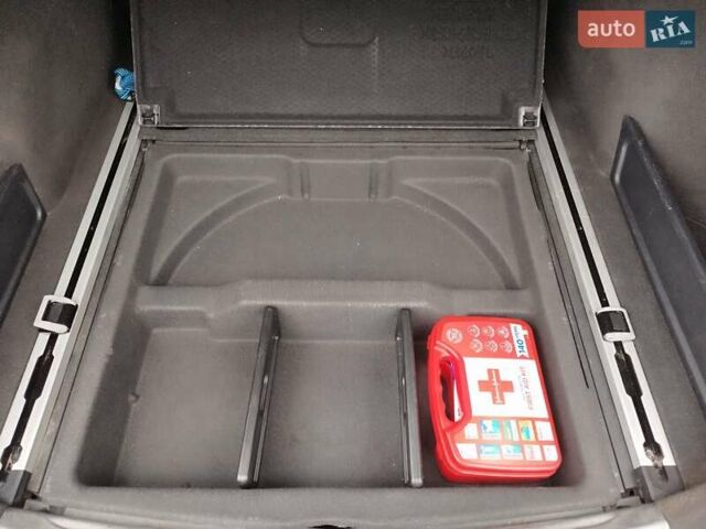 Черный Хендай и40, объемом двигателя 1.7 л и пробегом 213 тыс. км за 11700 $, фото 53 на Automoto.ua