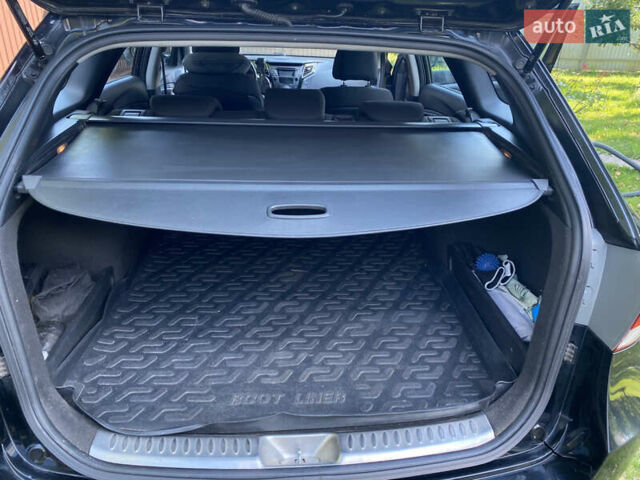 Черный Хендай и40, объемом двигателя 1.7 л и пробегом 242 тыс. км за 8000 $, фото 8 на Automoto.ua