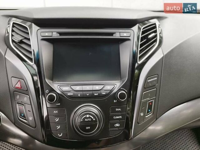 Черный Хендай и40, объемом двигателя 1.7 л и пробегом 213 тыс. км за 11700 $, фото 16 на Automoto.ua