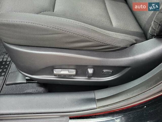 Черный Хендай и40, объемом двигателя 1.69 л и пробегом 245 тыс. км за 8800 $, фото 13 на Automoto.ua