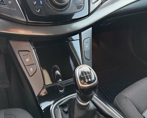 Чорний Хендай і40, об'ємом двигуна 1.7 л та пробігом 214 тис. км за 8999 $, фото 43 на Automoto.ua