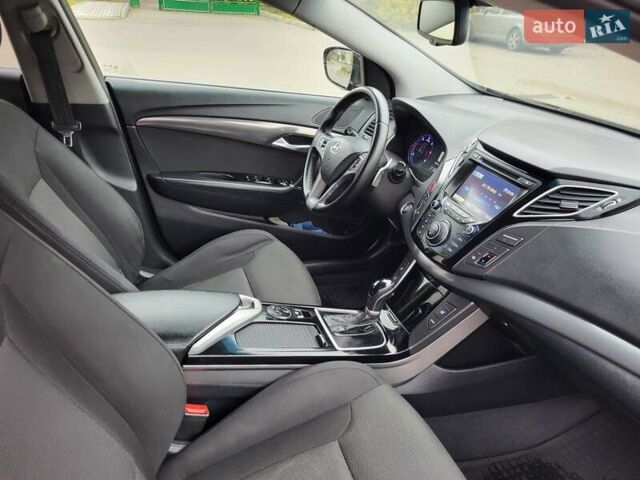 Черный Хендай и40, объемом двигателя 1.69 л и пробегом 245 тыс. км за 8800 $, фото 8 на Automoto.ua