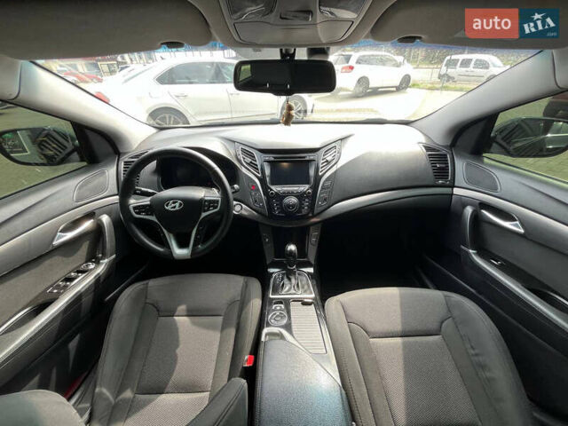 Черный Хендай и40, объемом двигателя 1.7 л и пробегом 182 тыс. км за 9500 $, фото 8 на Automoto.ua