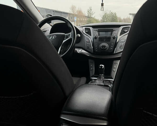 Чорний Хендай і40, об'ємом двигуна 1.69 л та пробігом 198 тис. км за 9300 $, фото 8 на Automoto.ua