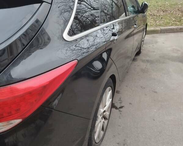 Черный Хендай и40, объемом двигателя 1.7 л и пробегом 213 тыс. км за 11700 $, фото 5 на Automoto.ua