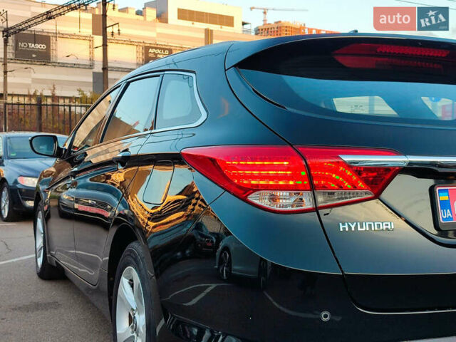 Черный Хендай и40, объемом двигателя 1.7 л и пробегом 165 тыс. км за 13900 $, фото 9 на Automoto.ua