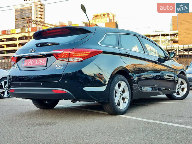 Черный Хендай и40, объемом двигателя 1.7 л и пробегом 165 тыс. км за 13900 $, фото 11 на Automoto.ua